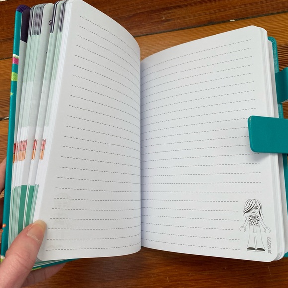 LEGO Friends Notebook - Picture 4 of 5